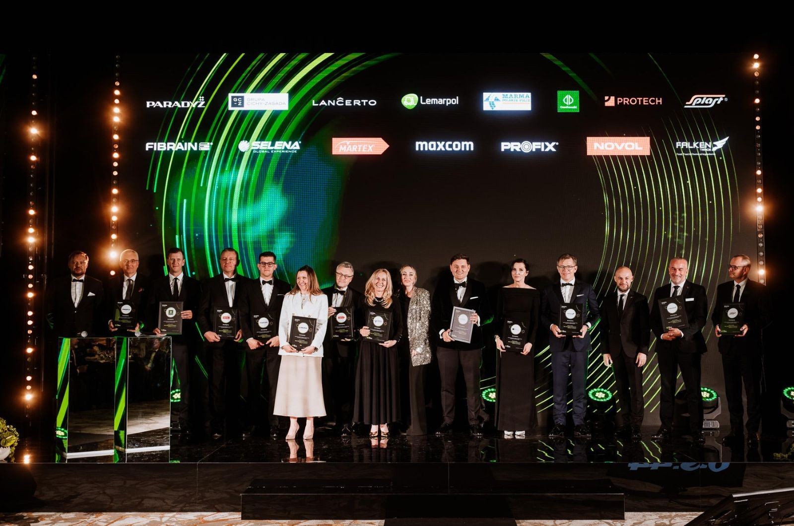 Zdjęcie grupowe re-certyfikowanych laureatów konkursu BMC 2025