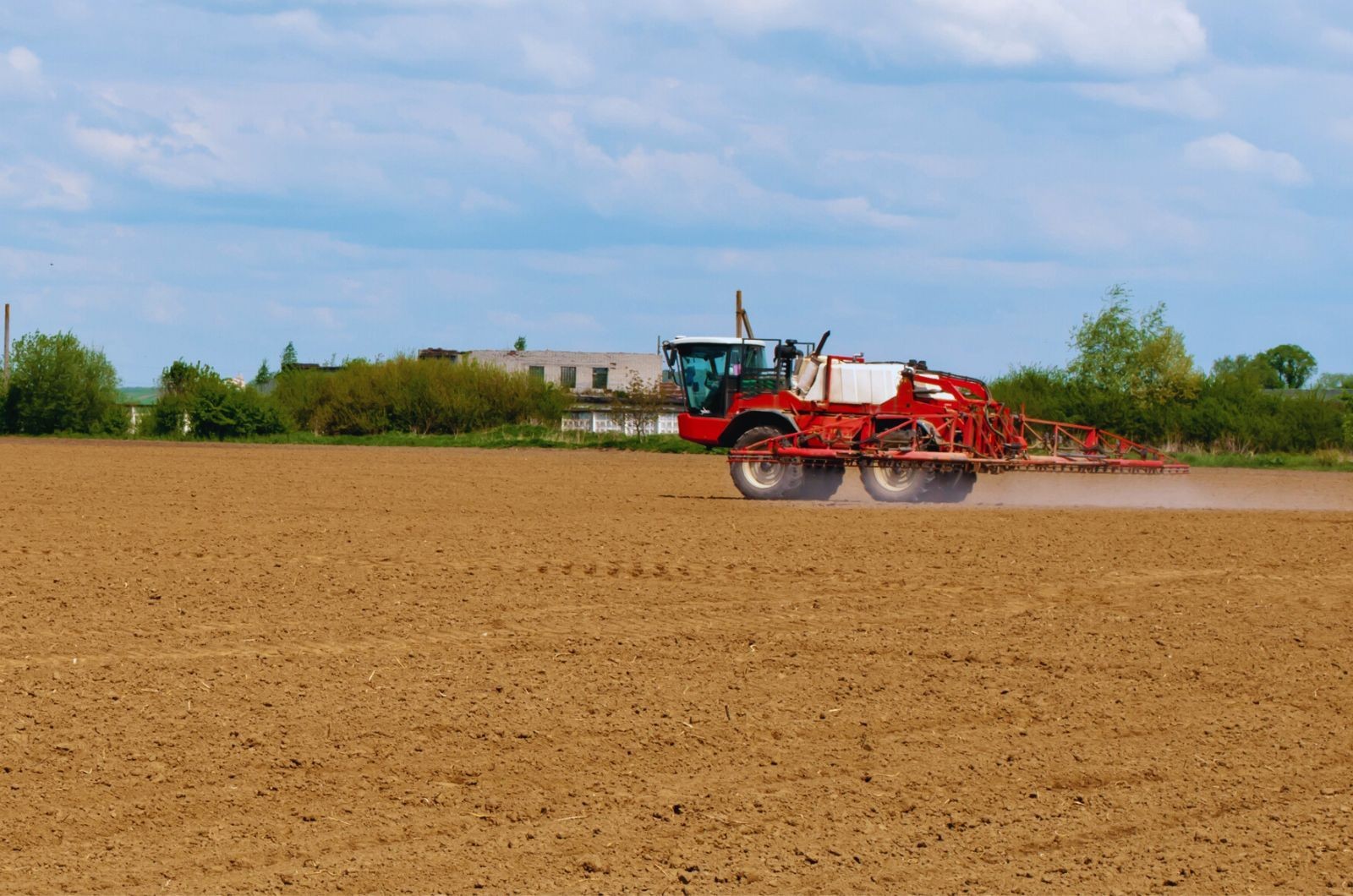 Kiedy stosować herbicydy z chlomazonem?